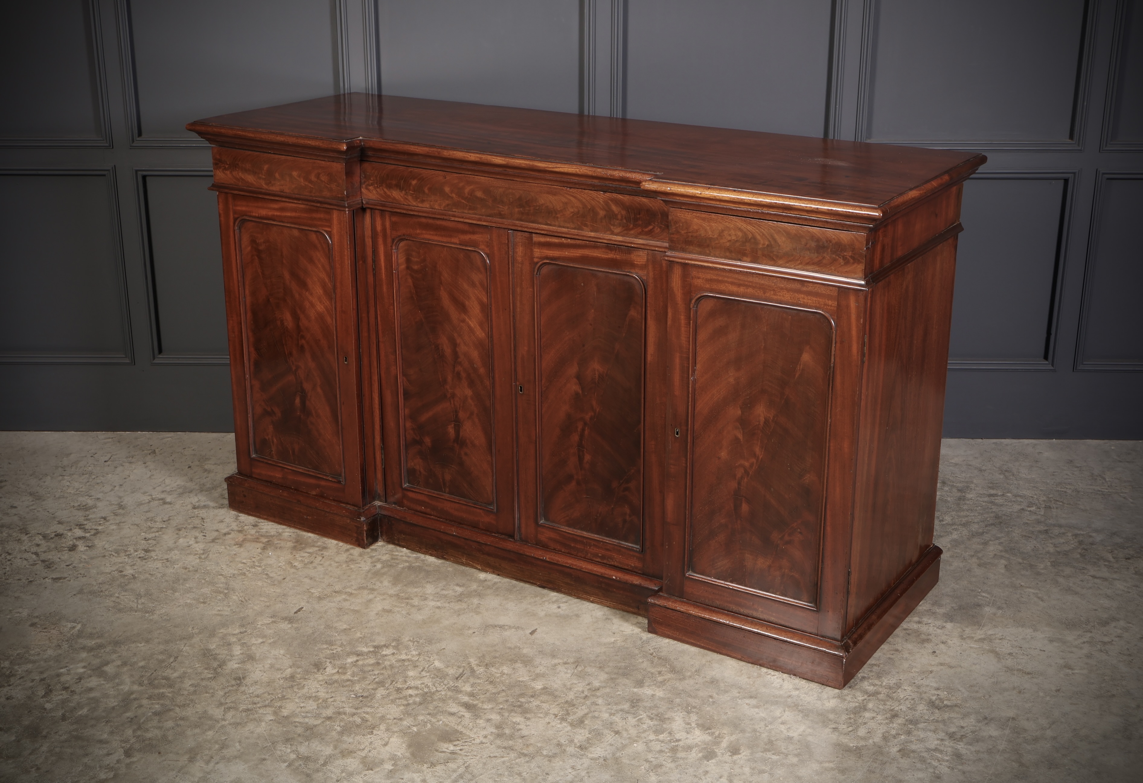 Victorian Mahogany 4 Door Sideboard - Image 6